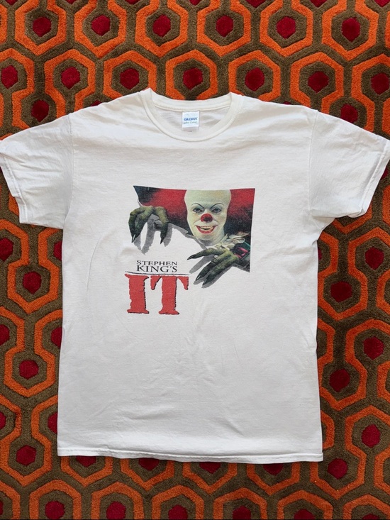Gildan Other - MAKE OFFER! Stephen King's IT Pennywise the Clown Gildan Crewneck Tee t-shirt M